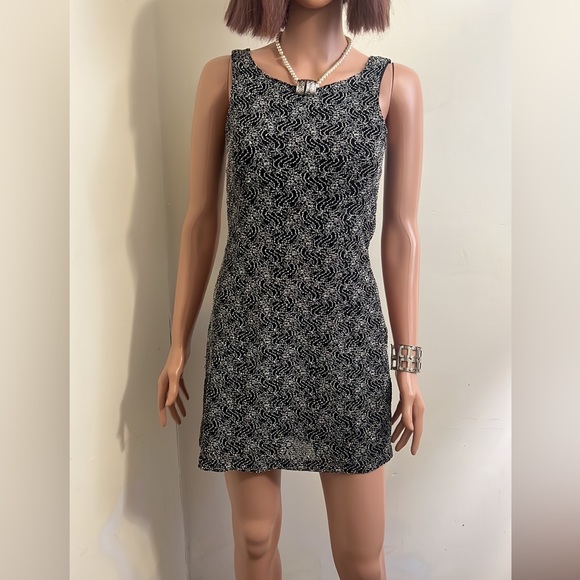 A Classy Sleeveless Symmetrical/Tweed Dress By Alexandra of California. 12P - Picture 2 of 15